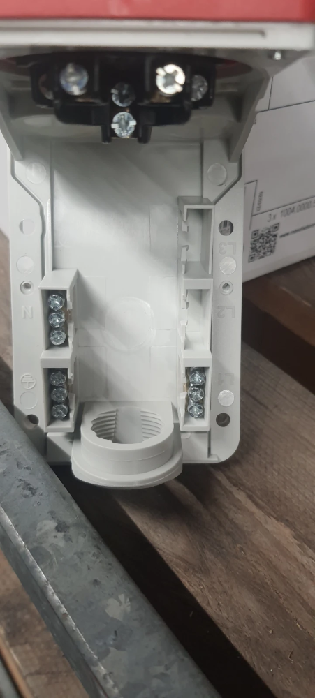 Miniatuur van Kopp CEE-Combi-wanddoos 5-polig 400V 6h 16A IP44 (100400005)