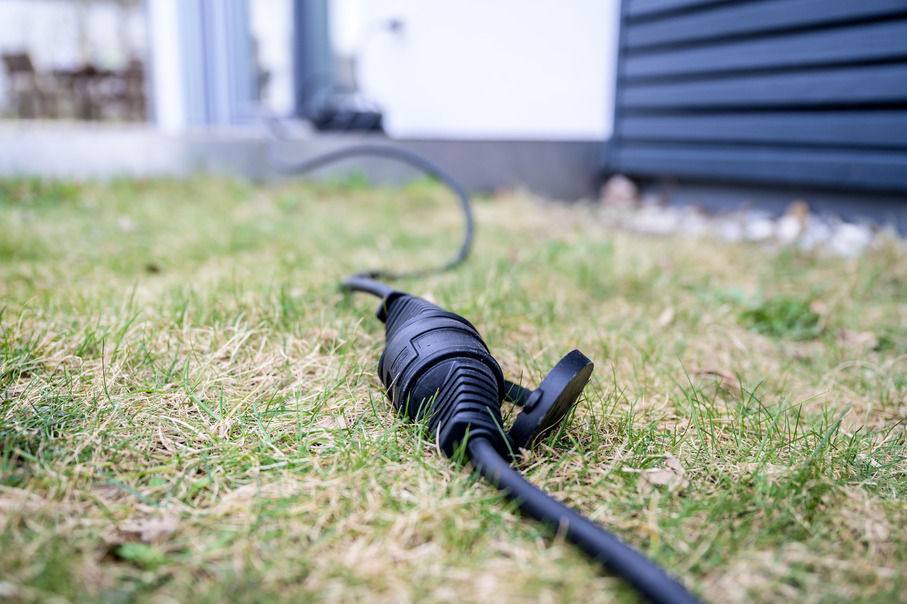 Miniatuur van BRENNENSTUHL verlengsnoer 5 meter H05RR-F 3x1.5 met Schuko en contrastekker IP44 zwart (1161420)