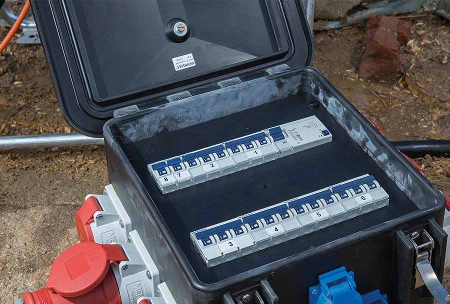 Miniatuur van Schwabe mobiele 9-voudige stroomverdeler 63A 5-polig 400V IP44 (60561)